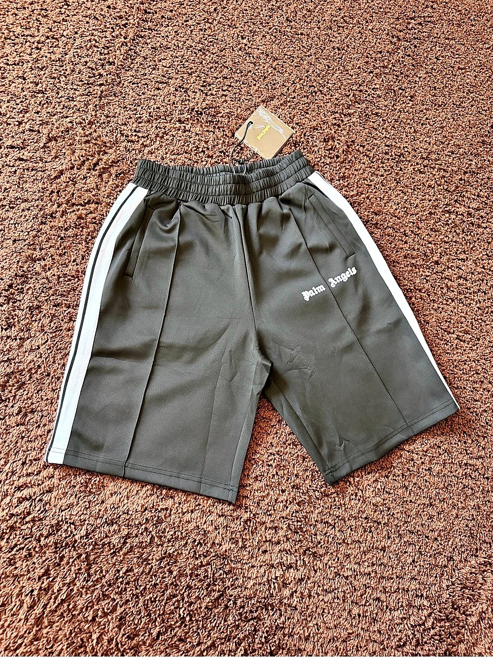 PALM ANGLES OVERSIZED SHORTS